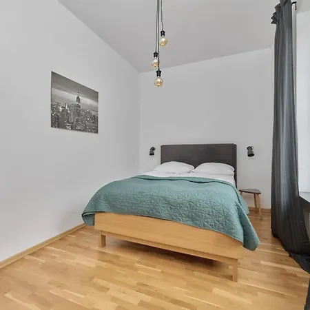 The Center Of Wroclaw, Near The Market Square & Sky Tower By Renters Lejlighed