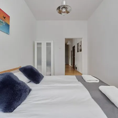 The Center Of Wroclaw, Near The Market Square & Sky Tower By Renters Lejlighed *
