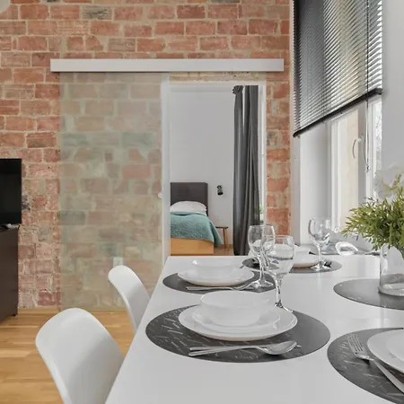 The Center Of Wroclaw, Near The Market Square & Sky Tower By Renters Lejlighed *